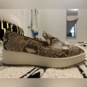 Karl Lagerfeld Brea Snakeskin Platform Sneaker Women’s size 8.5. Worn twice.